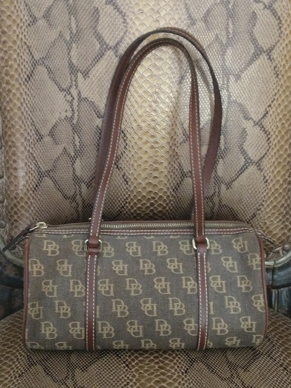 Dooney & Bourke Monogram Fabric Handbag 👜 - Picture 2 of 10